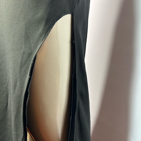 Elegant Blackless Cowl Back Dress - Picture 5 of 7